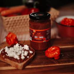 Hot farm Pikantní Lutenica